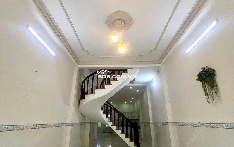 Chính Chủ bán gấp nhà mặt tiền Sơn Kỳ Tân Phú, DT 100m² SHR, giá chỉ 12.5 tỷ TL